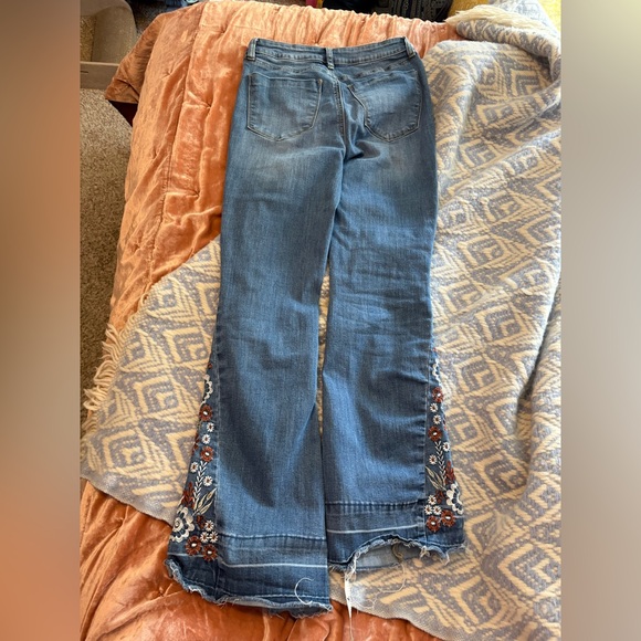 Embroidered 🌵 Floral Western Flare Women Jeans - Blue Denim - Picture 3 of 9